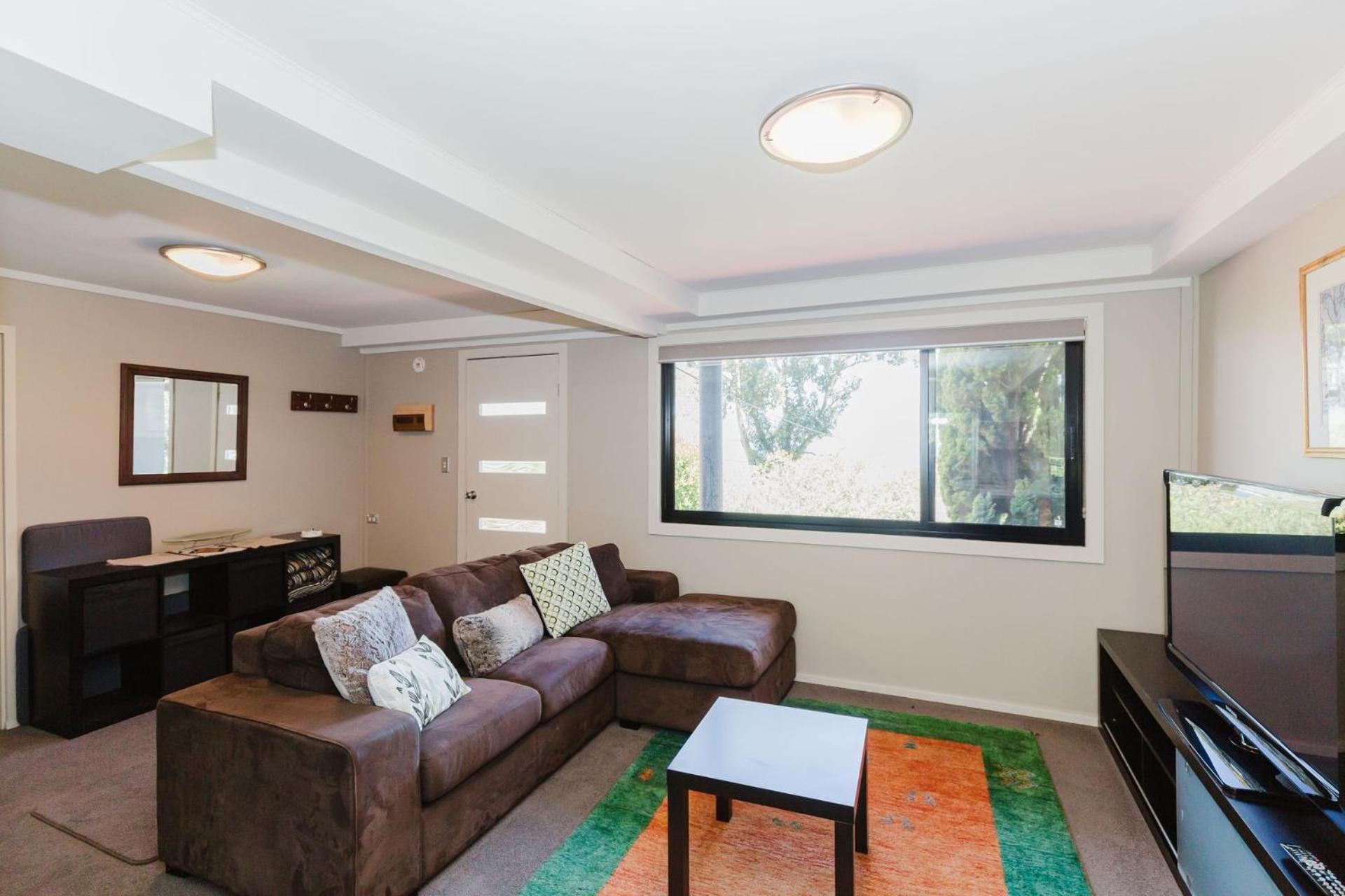10 Kanangra Crescent - Entire