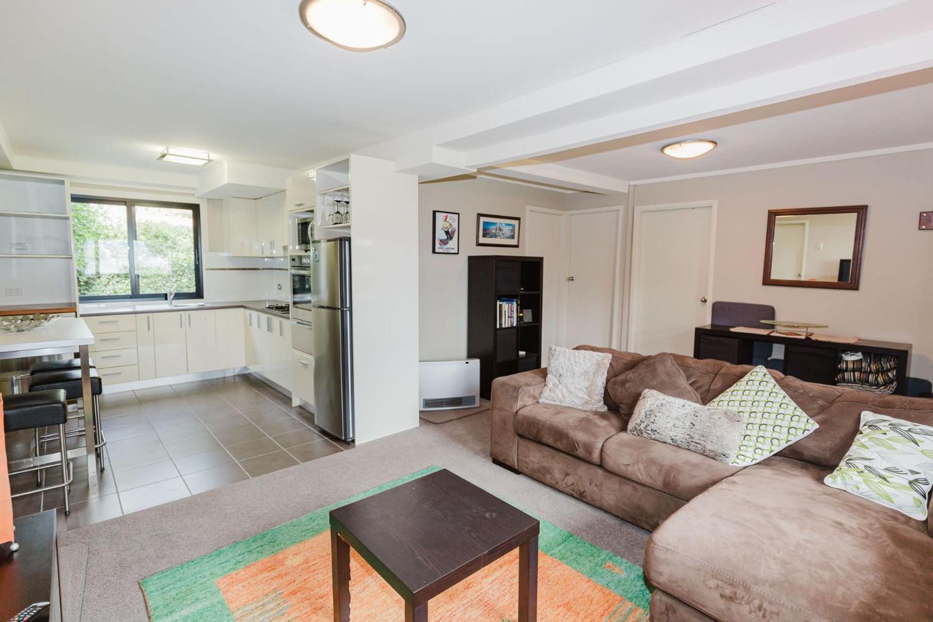 10 Kanangra Crescent - Entire