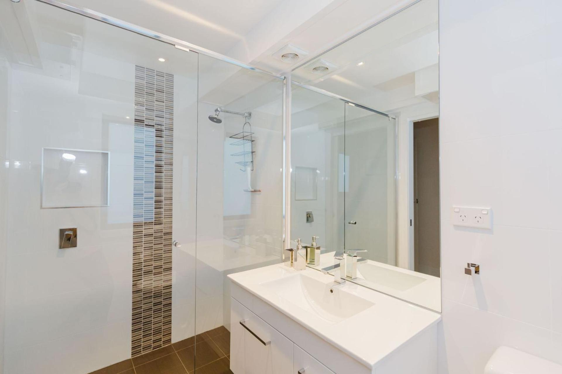 10 Kanangra Crescent - Entire