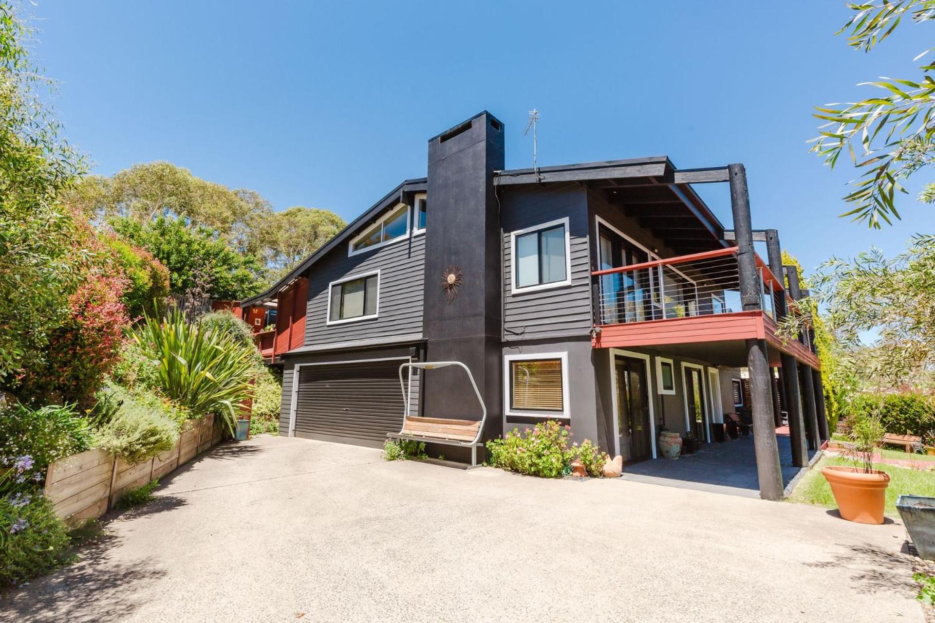 10 Kanangra Crescent - Entire