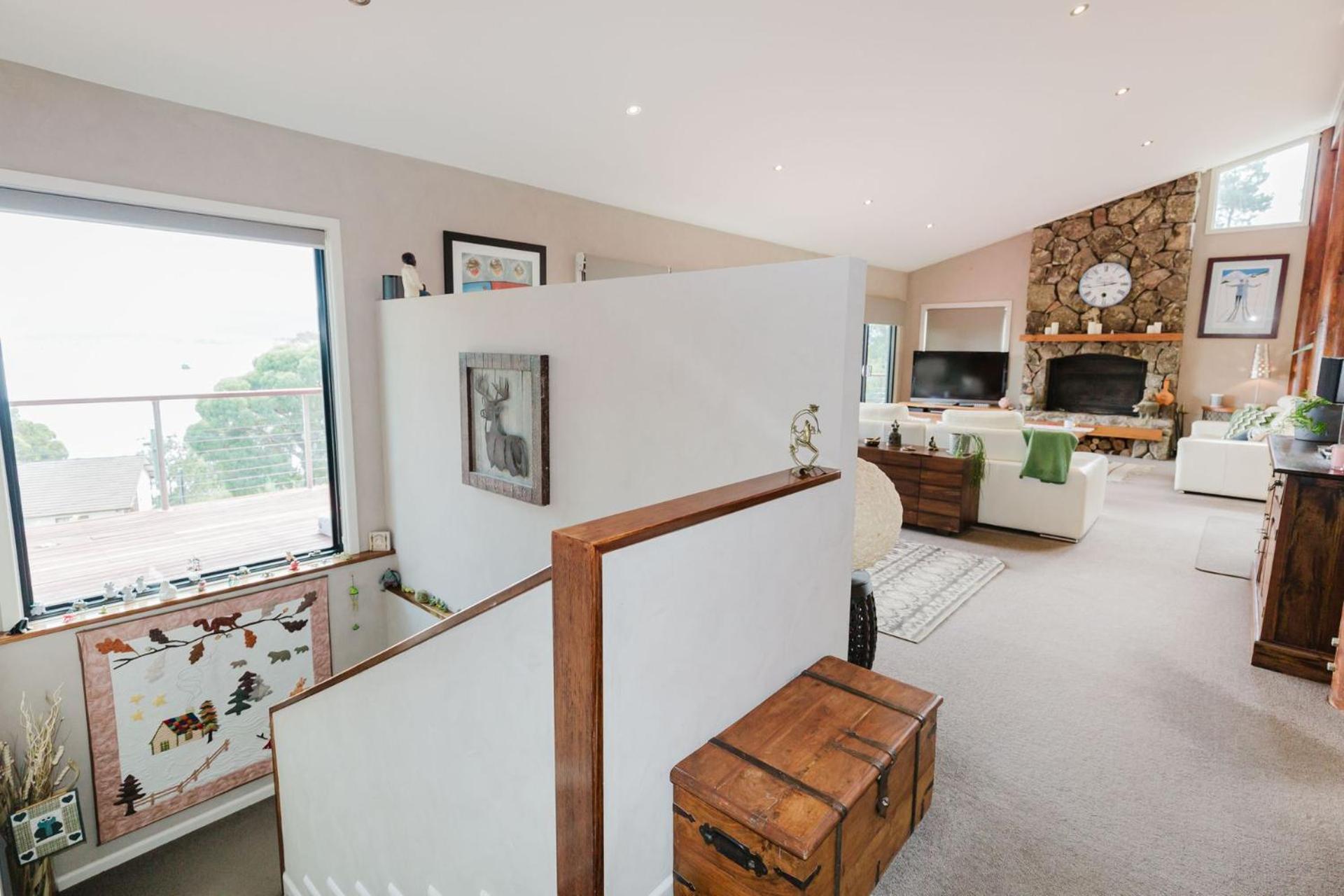 10 Kanangra Crescent - Entire