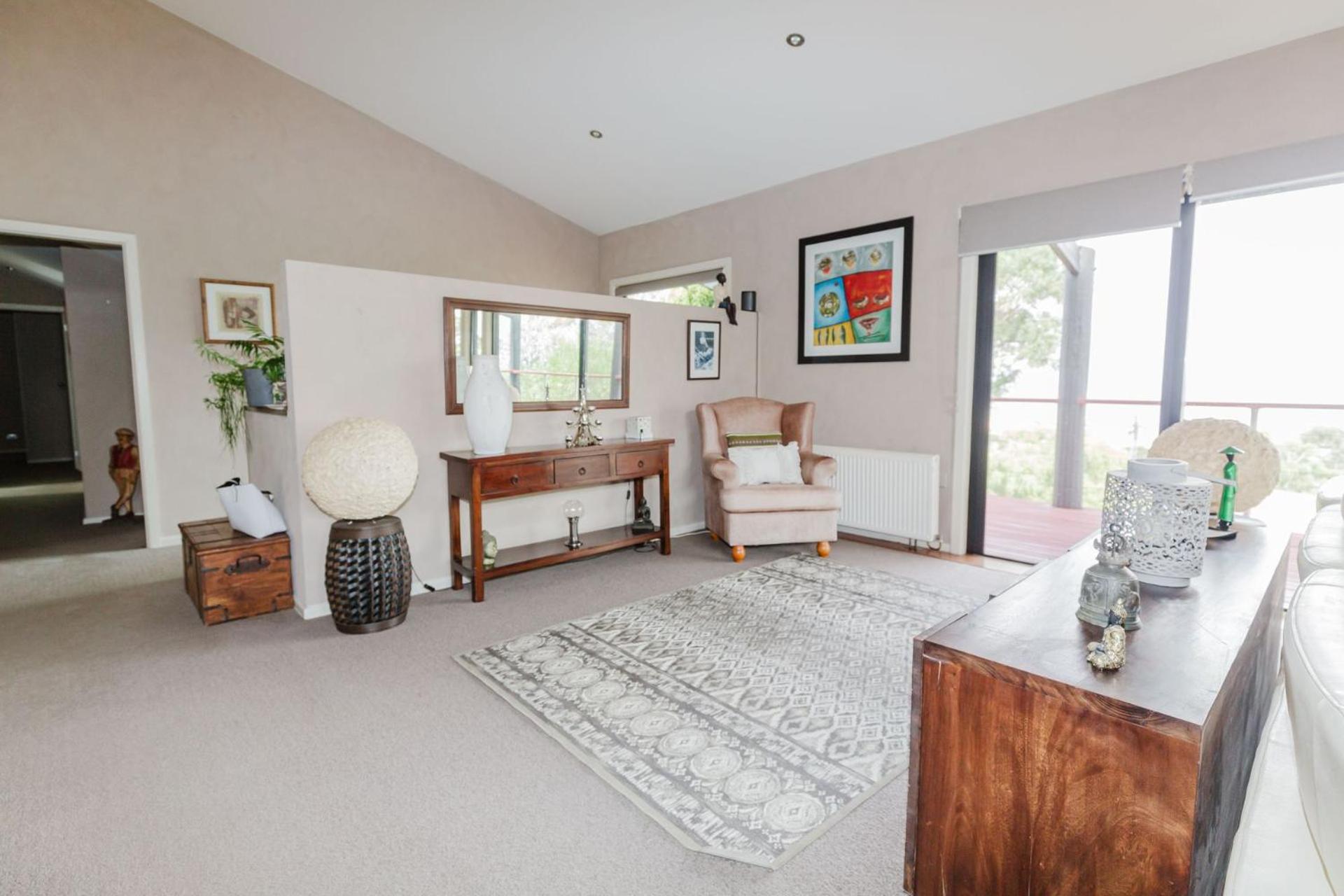 10 Kanangra Crescent - Entire