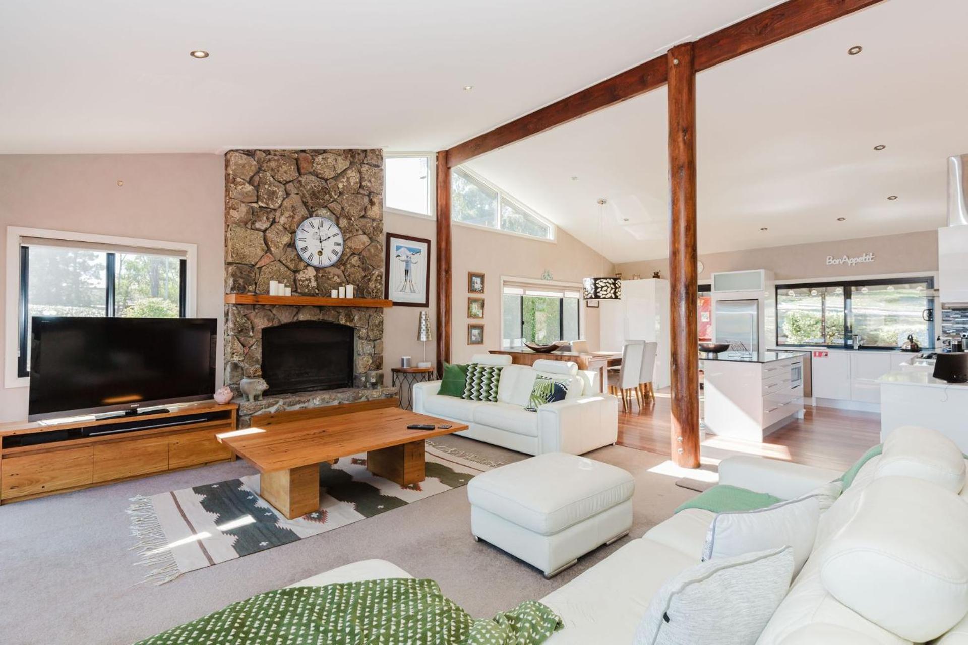 10 Kanangra Crescent - Entire