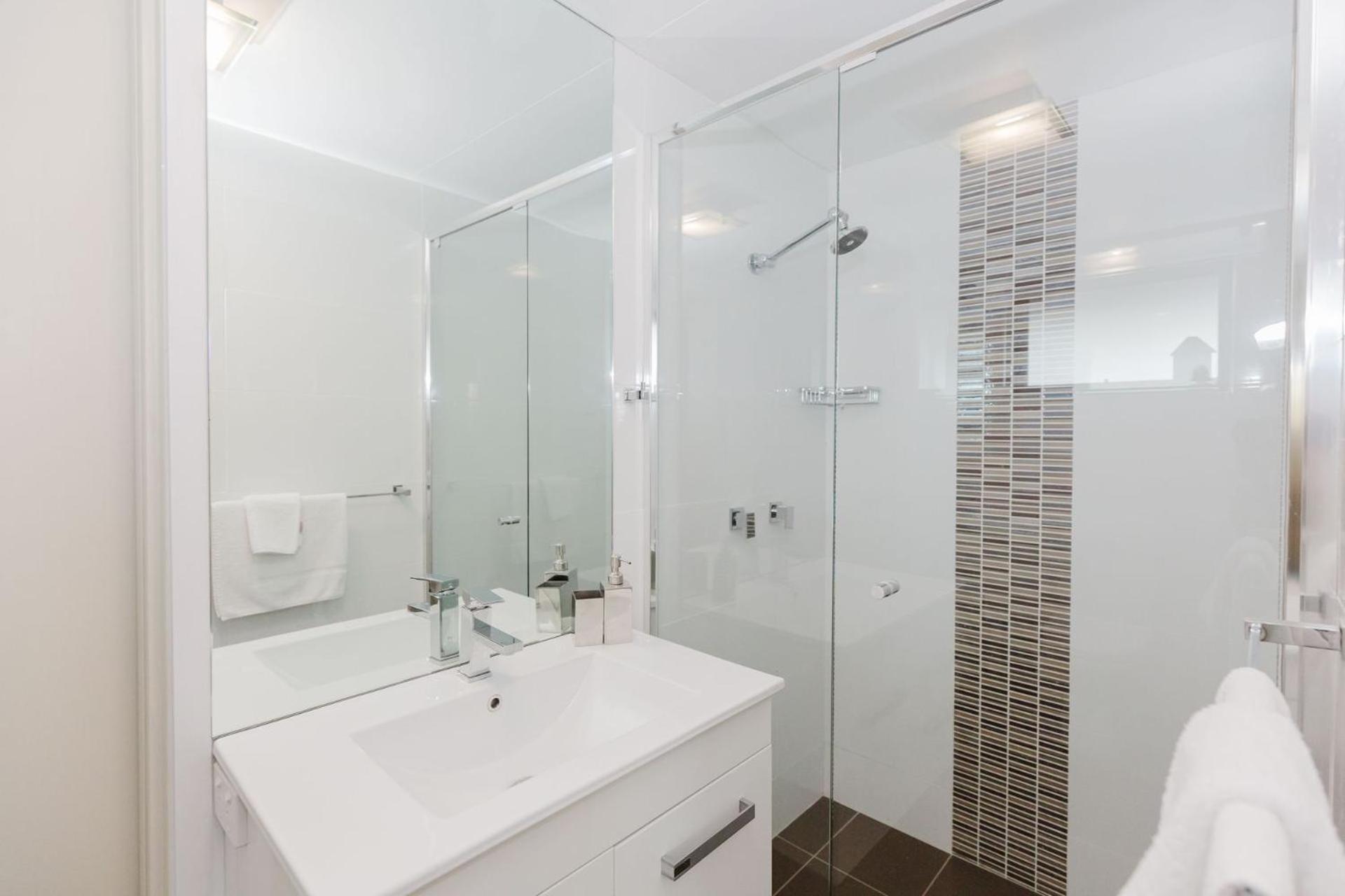 10 Kanangra Crescent - Entire