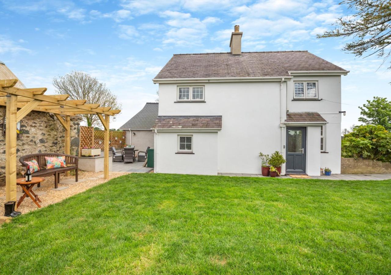 2 Bed in Pencaenewydd oc-t29187