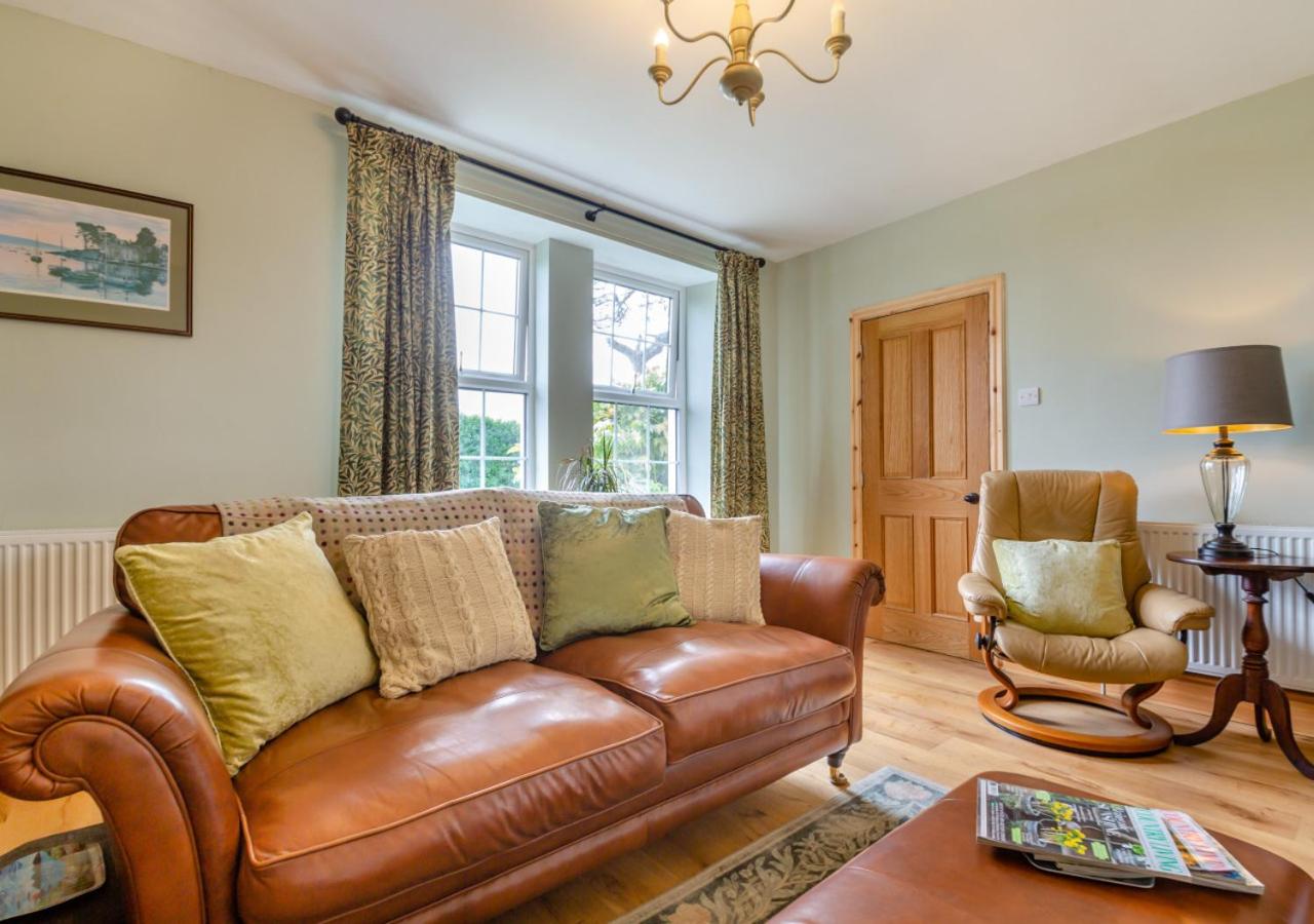 2 Bed in Pencaenewydd oc-t29187