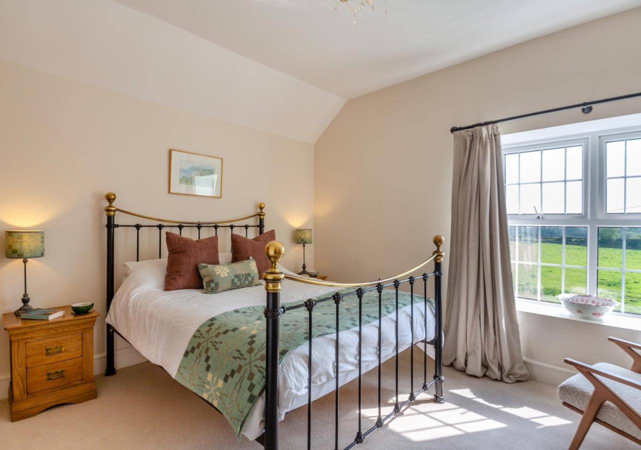 2 Bed in Pencaenewydd oc-t29187