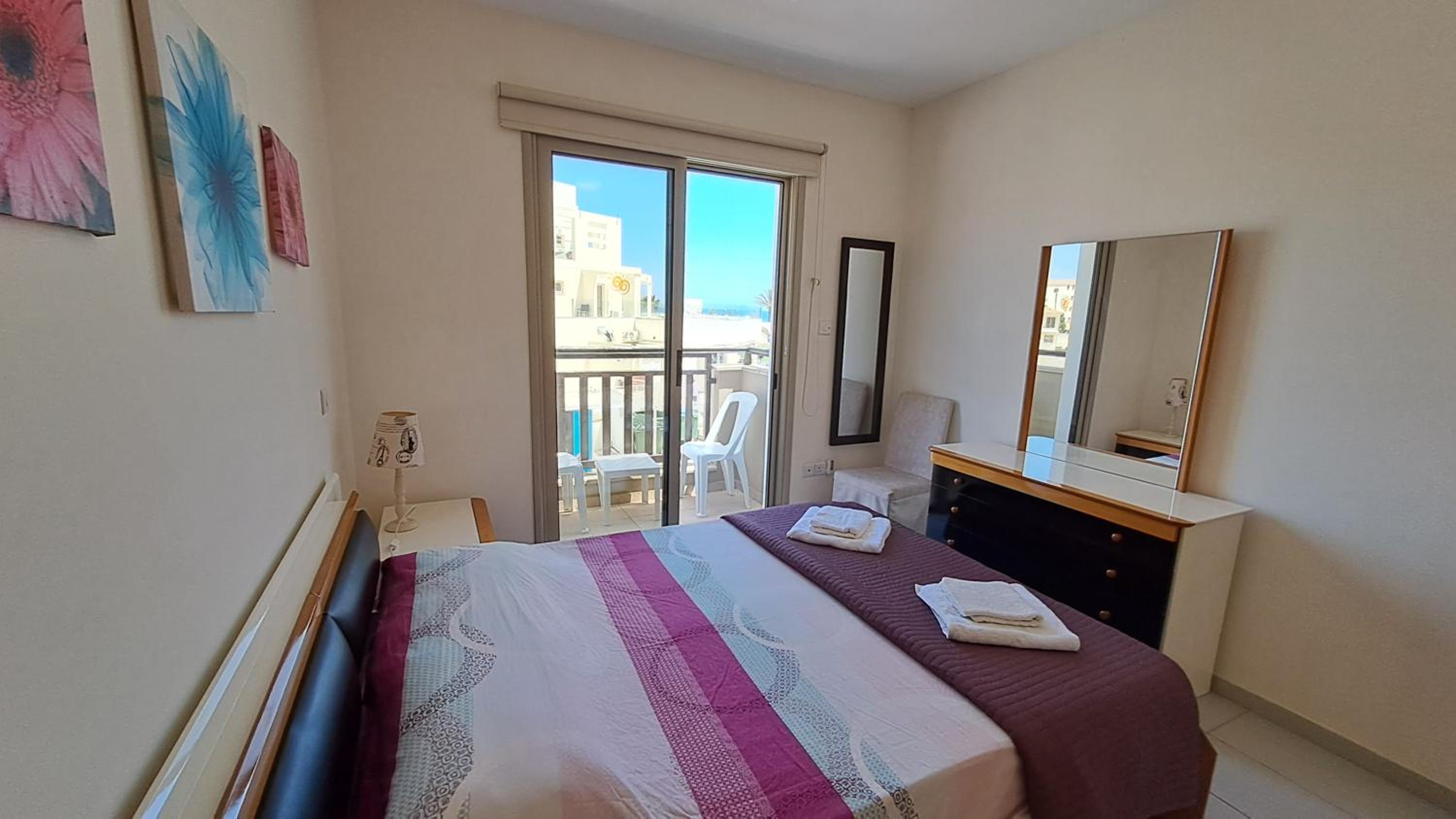 Dream Beach House Steps from the Sea & Free Parking
