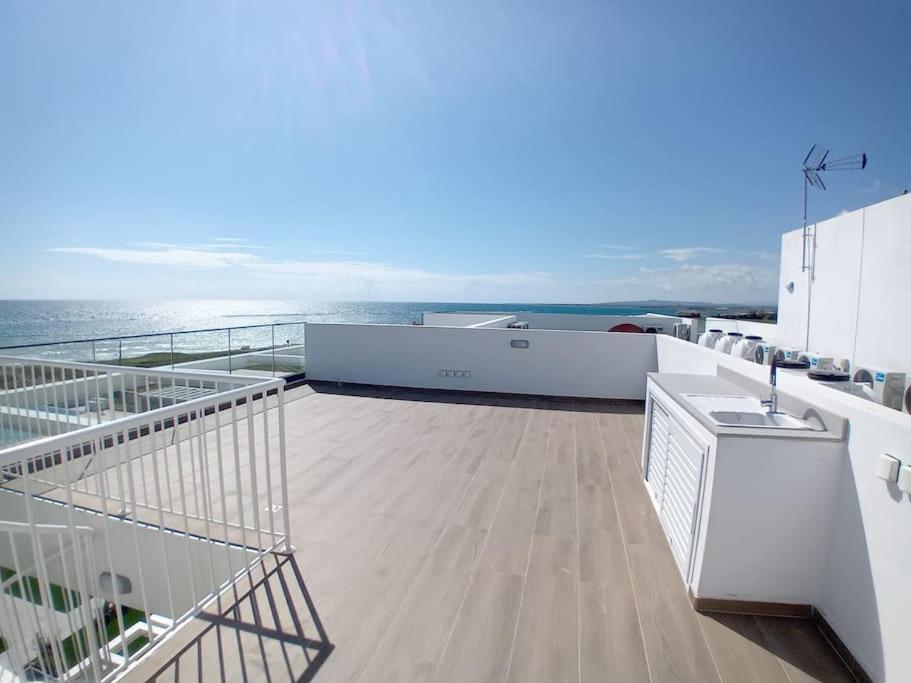 New Luxury Sea Front Apartment