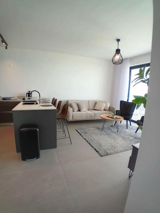 New Luxury Sea Front Apartment