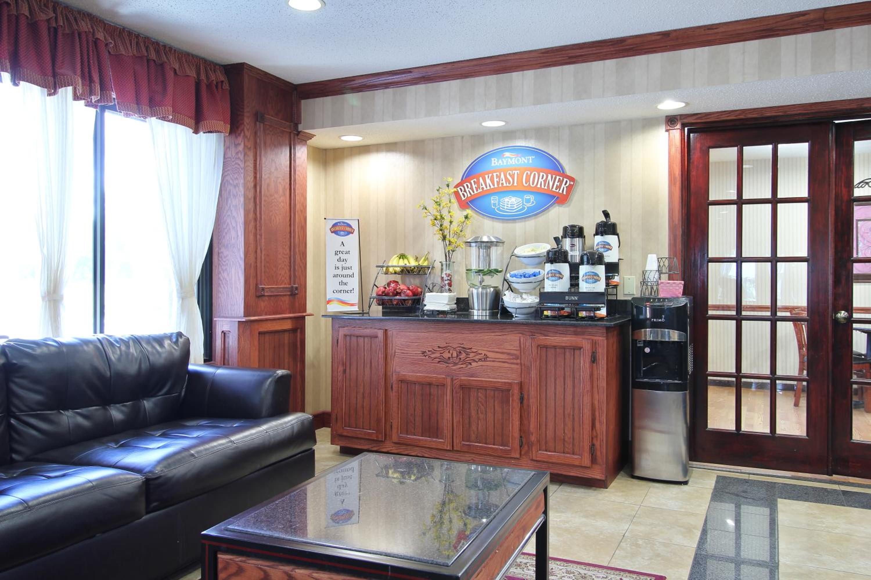 Baymont by Wyndham Muskegon - Property Image 1