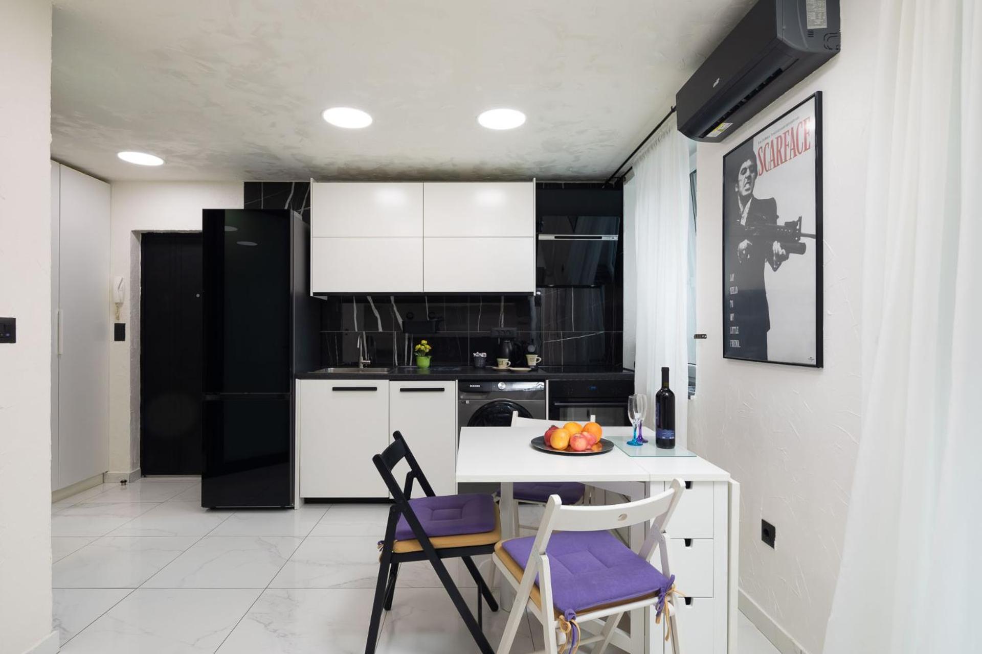 Studio apartment Adrian view 3