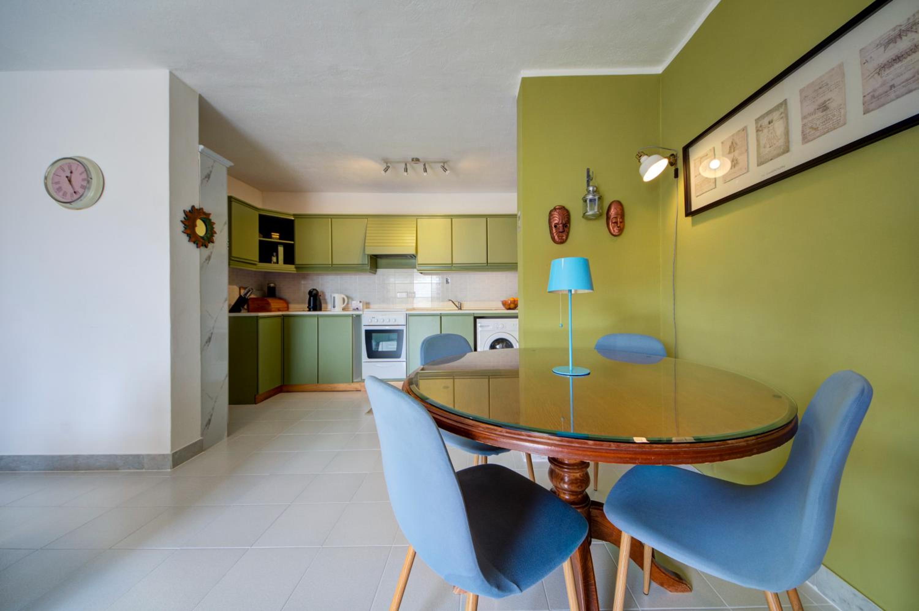 Prime location: 3 Bedroom/3 Bath+Terrace photo 3