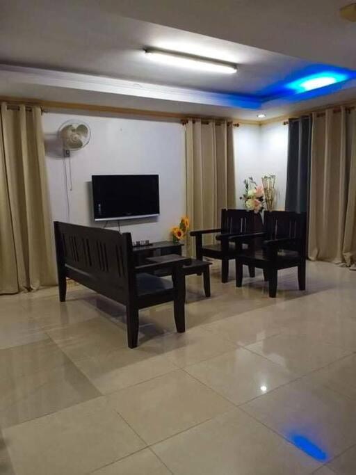 Lovely House in Tagaytay w Pool near Skyranch