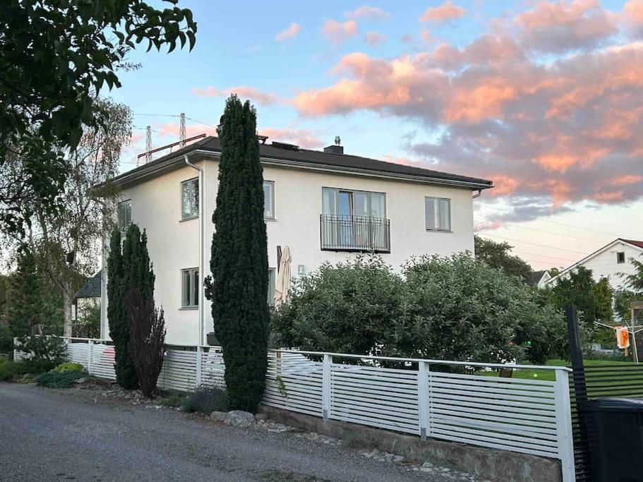 Spacious house close to nature and Stockholm City. photo 3