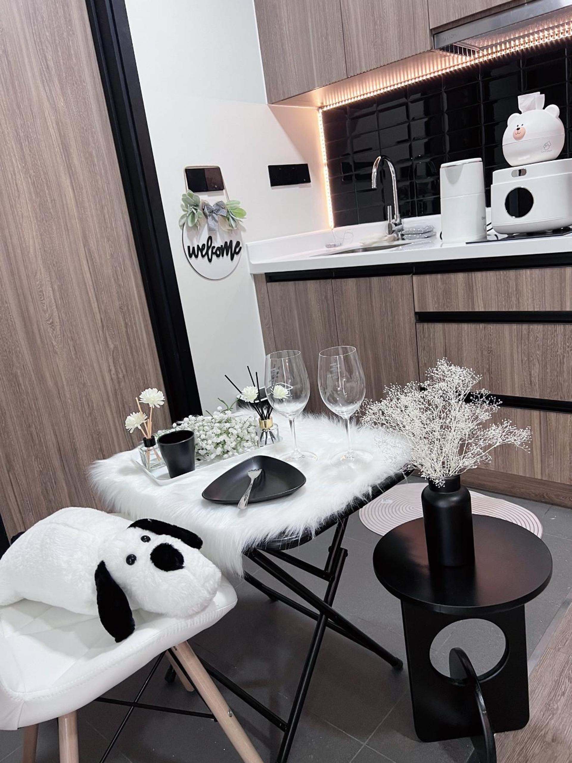 Luxury Delasol Studio- Free Infinity Pool- Near District 1- T-HOUSING