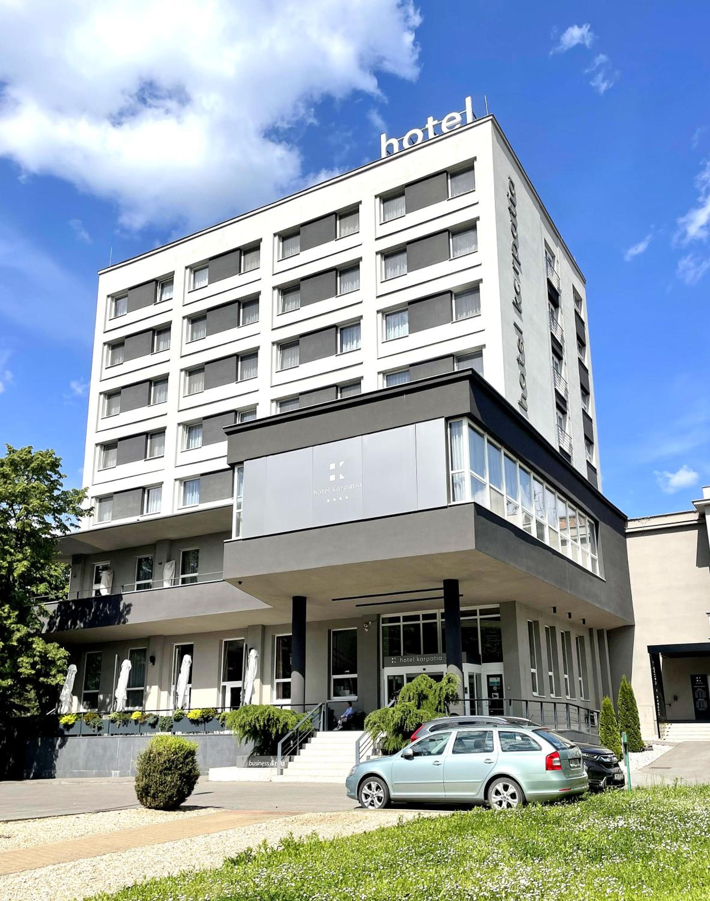 Hotel Karpatia - Image 1
