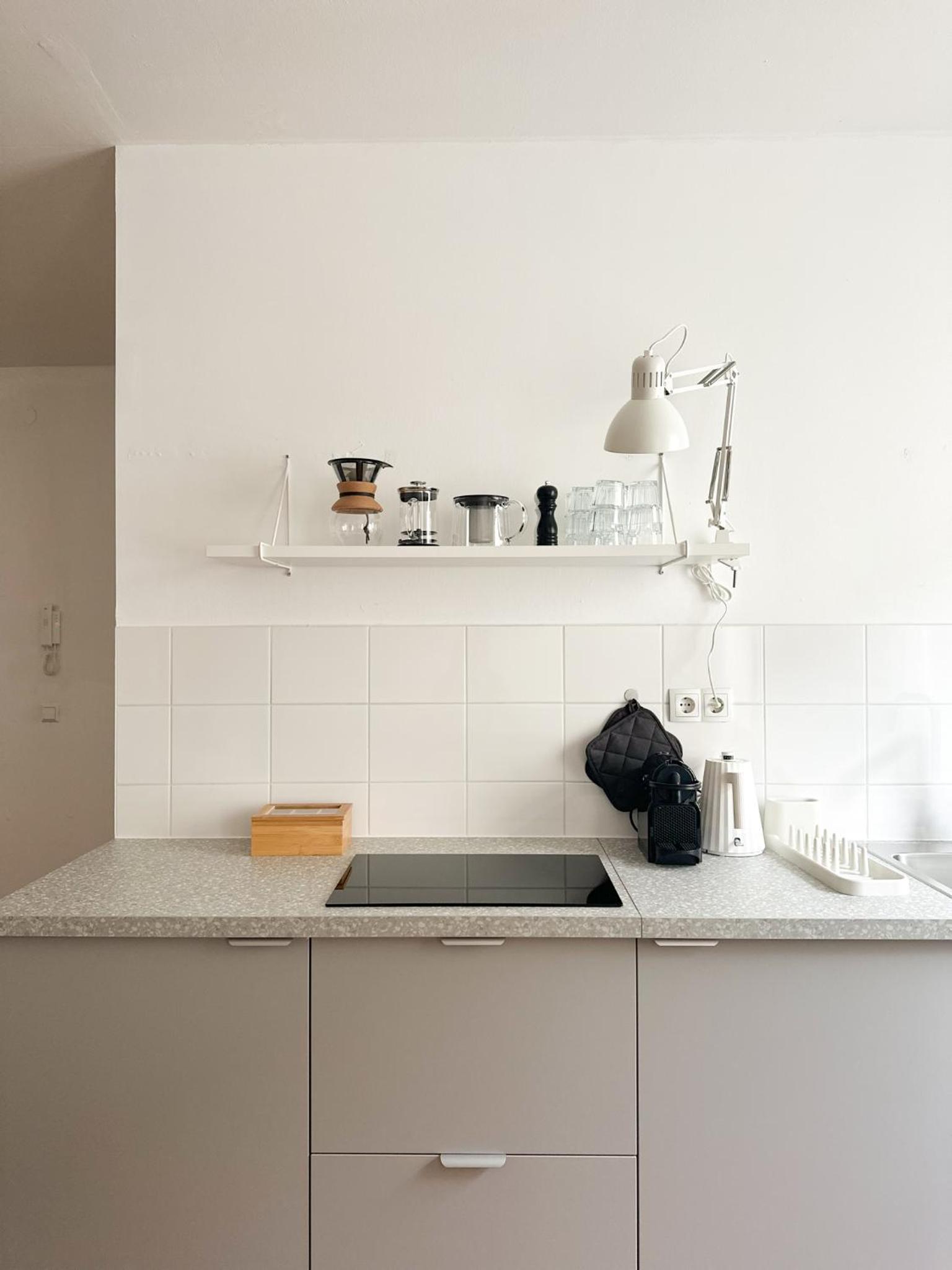 NOOK Design-Apartments mit Küche, Duschbad, neben U-Bahn Station aber ruhig gelegen