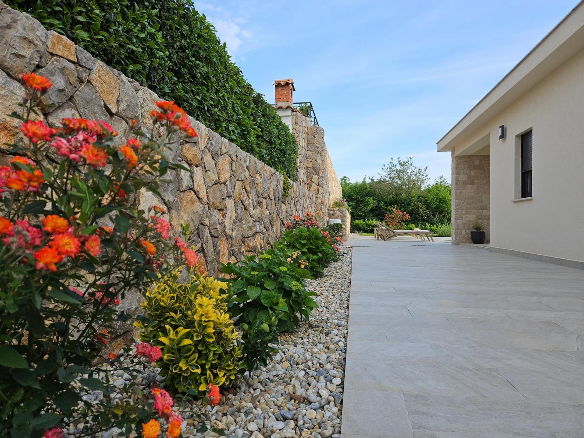 Luxury villa with a pool, panoramic sea view, beach - by Traveler tourist agency Krk ID 2406 view 4