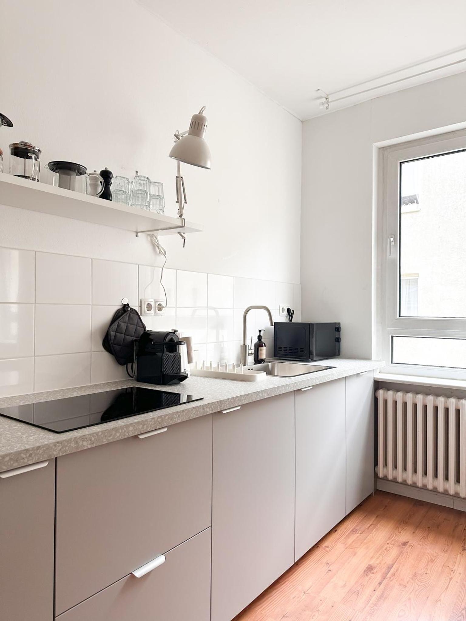 NOOK Design-Apartments mit Küche, Duschbad, neben U-Bahn Station aber ruhig gelegen