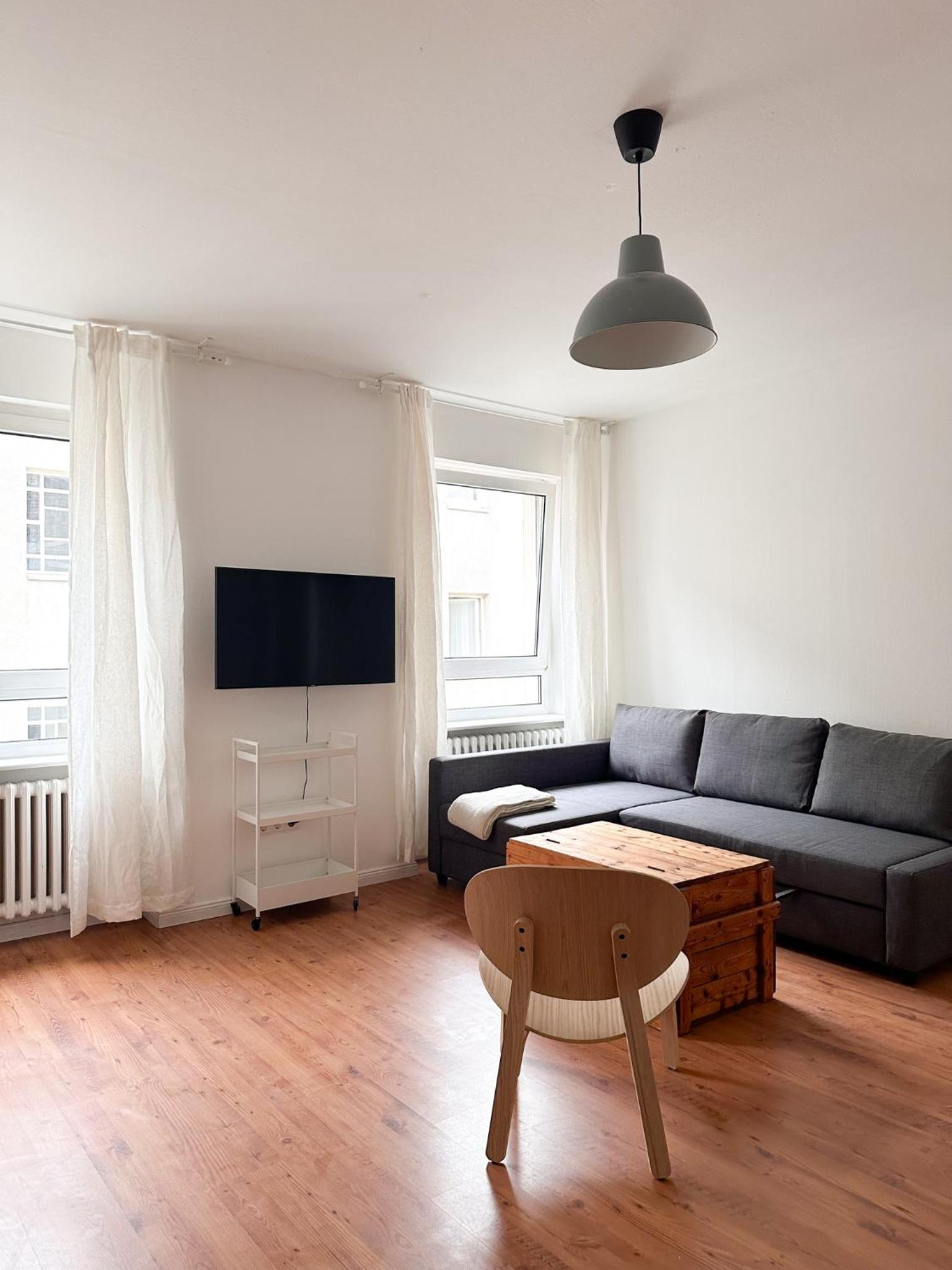 NOOK Design-Apartments mit Küche, Duschbad, neben U-Bahn Station aber ruhig gelegen