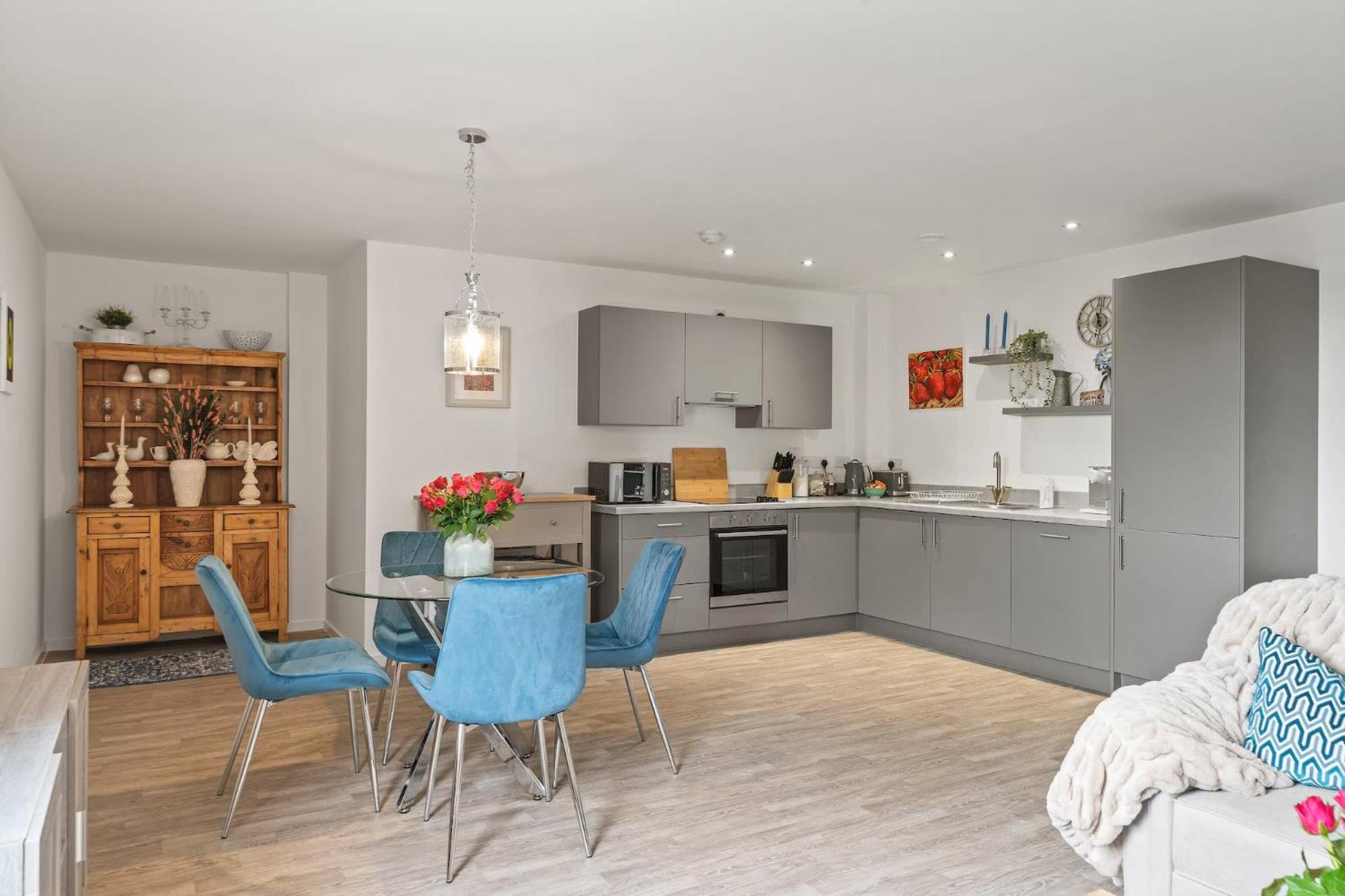Modern Apartment Private Parking Central Taunton