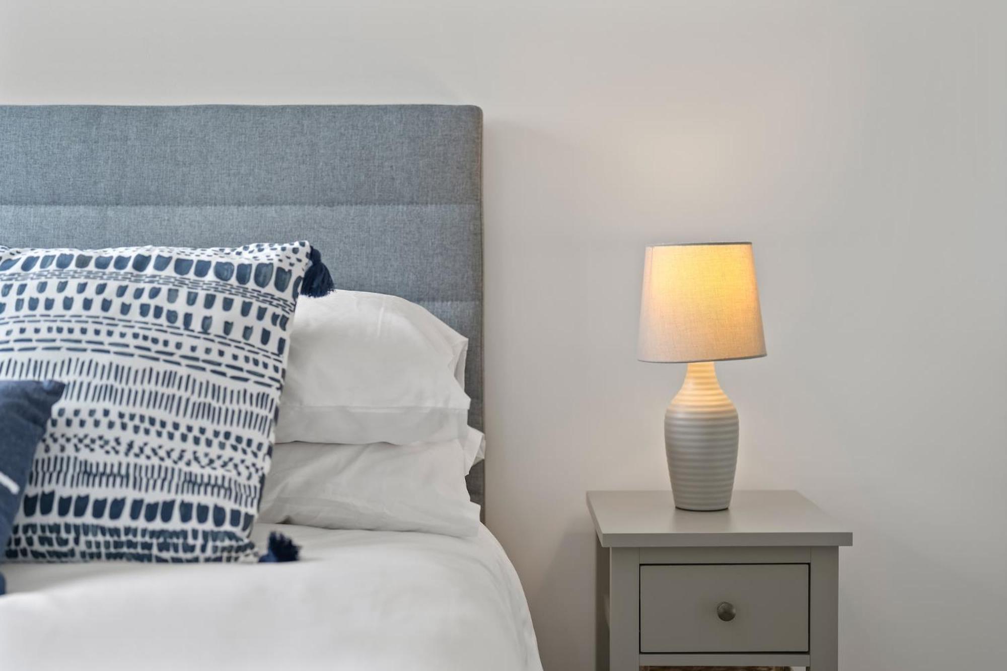 Modern Apartment Private Parking Central Taunton