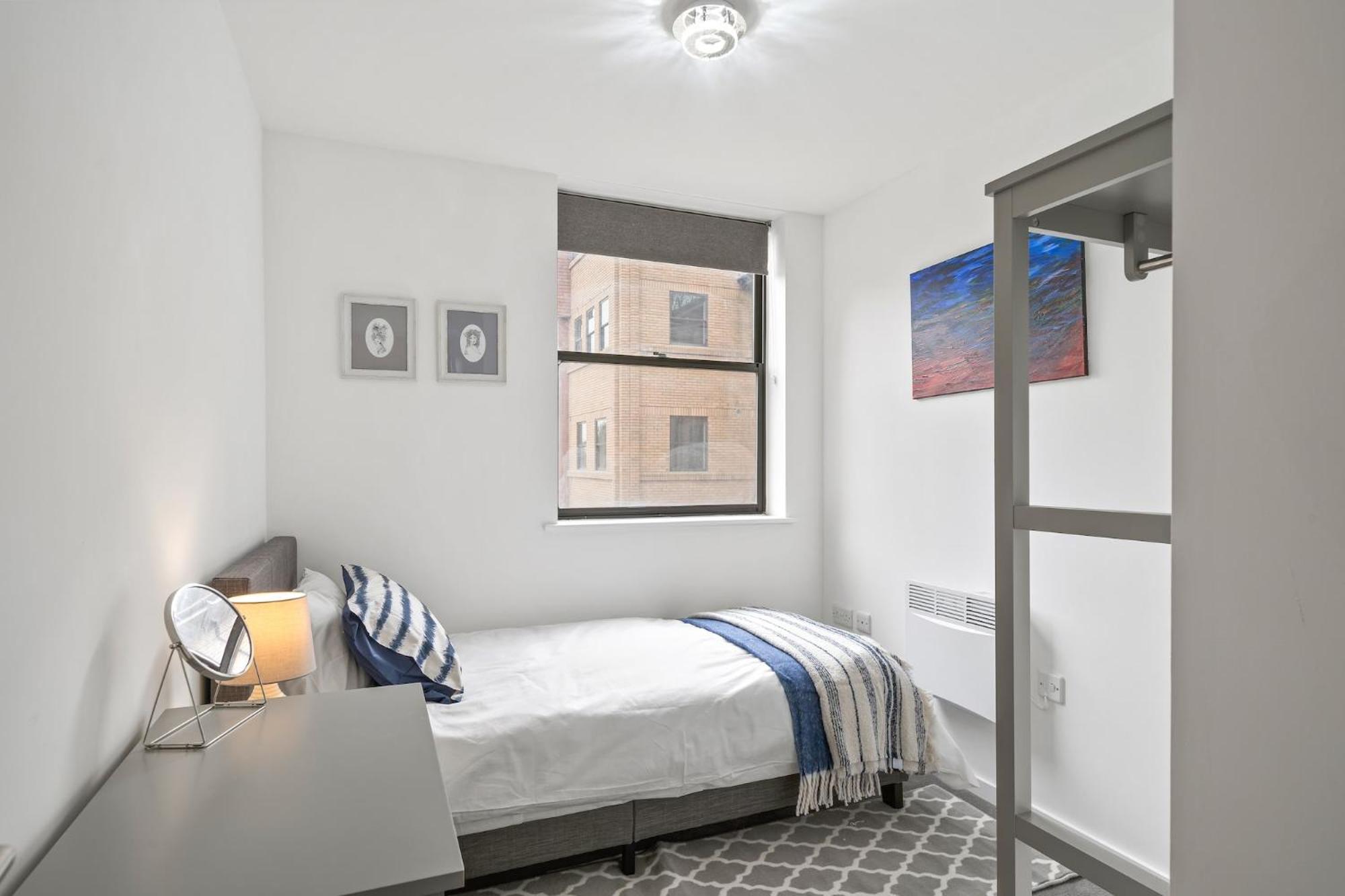 Modern Apartment Private Parking Central Taunton