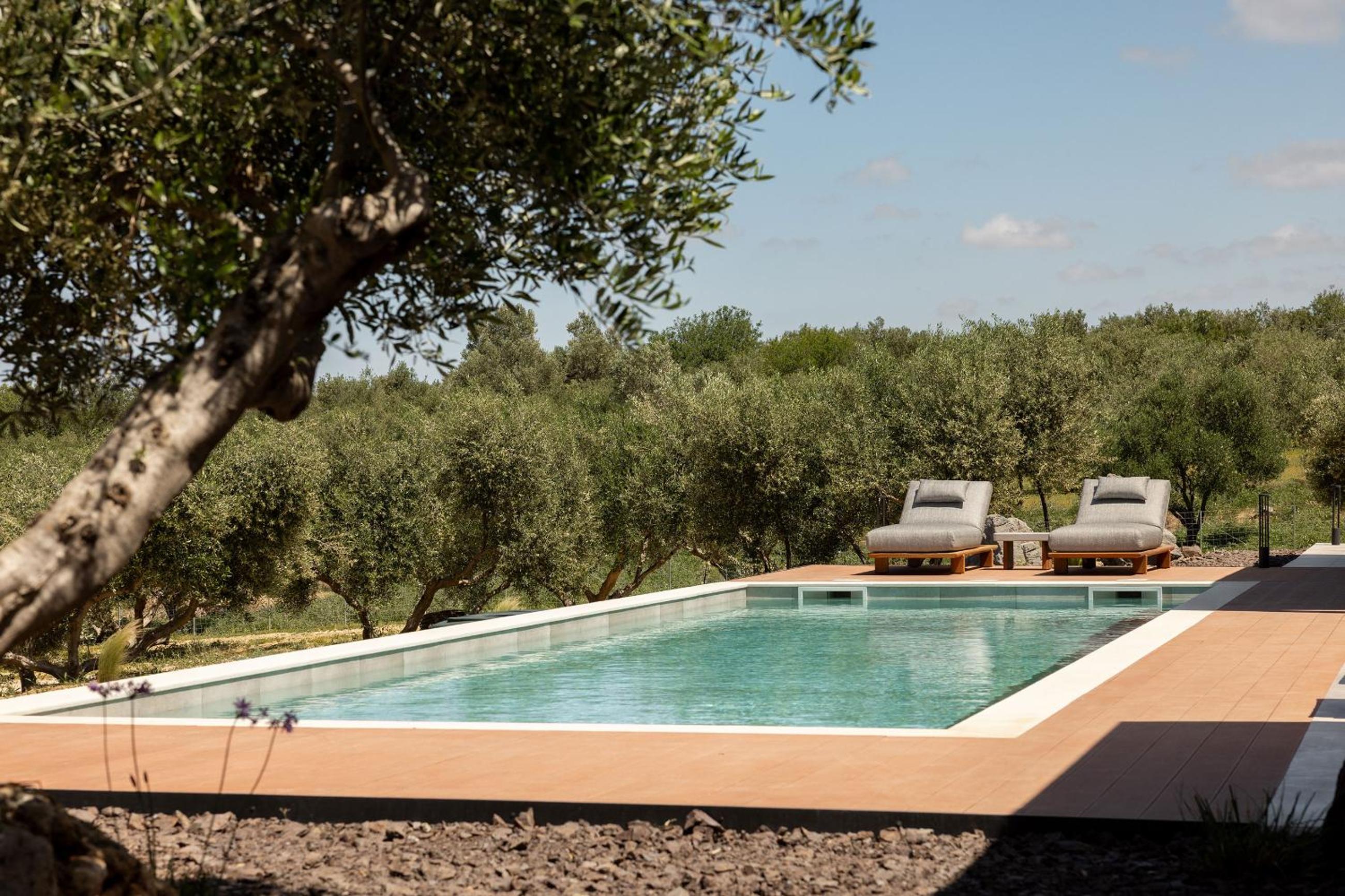 Porto Cali, Earthy Retreat Amidst Nature by etouri