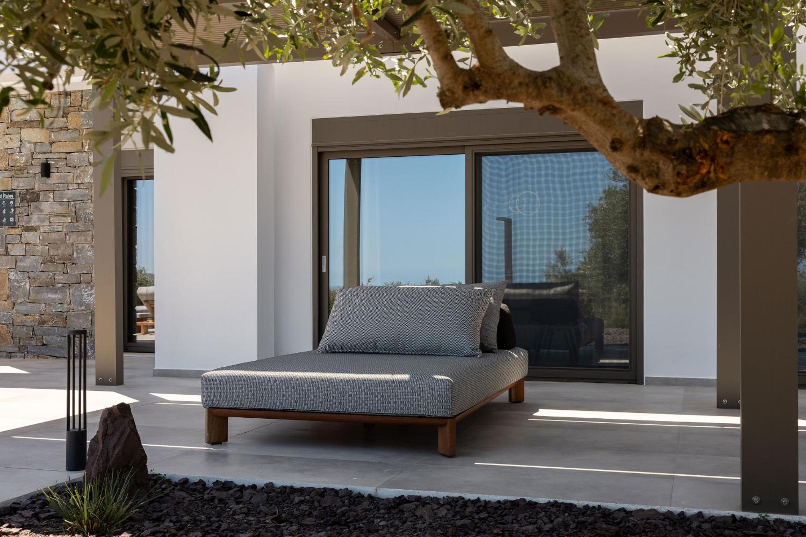 Porto Cali, Earthy Retreat Amidst Nature by etouri