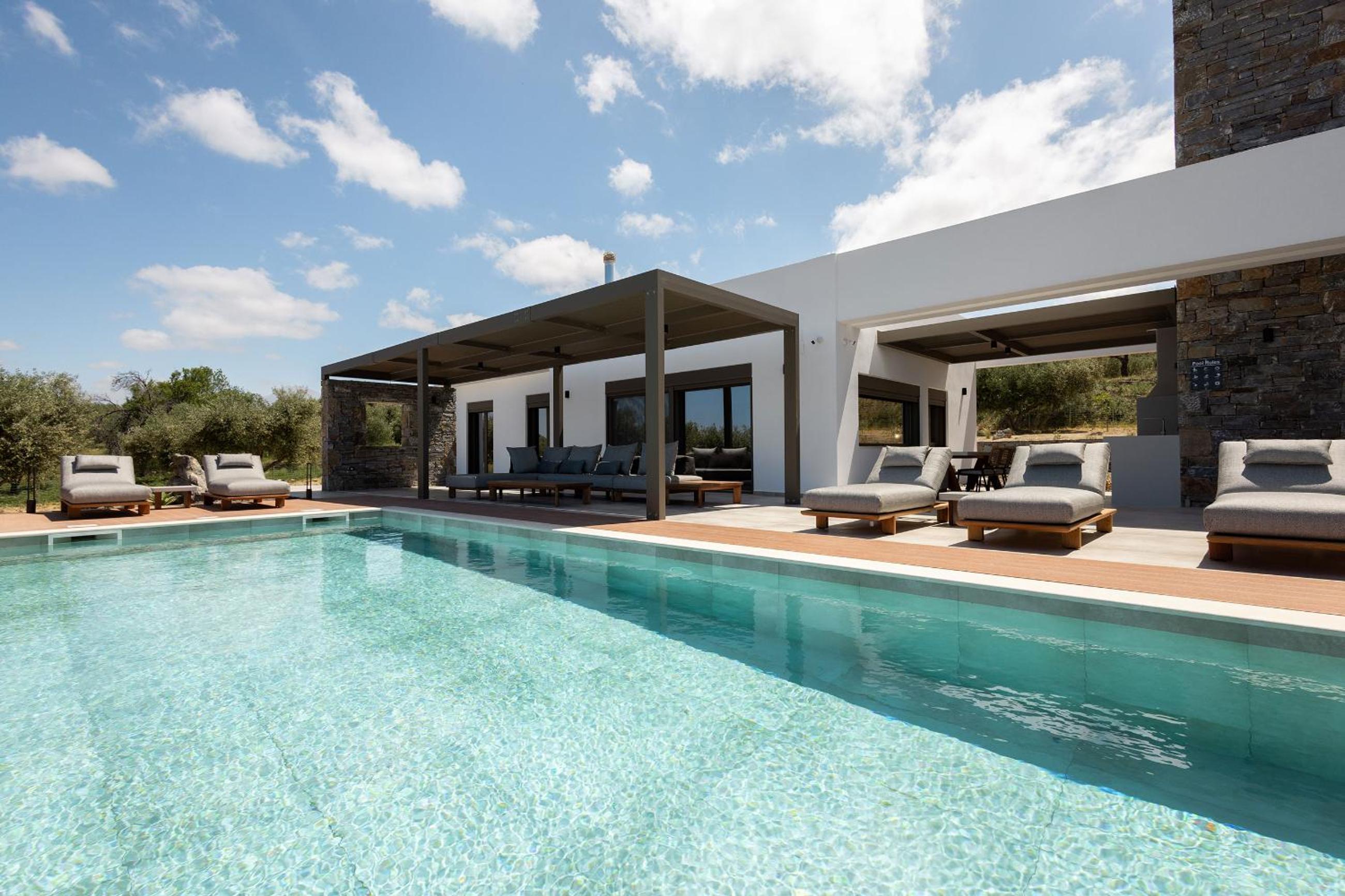 Porto Cali, Earthy Retreat Amidst Nature by etouri