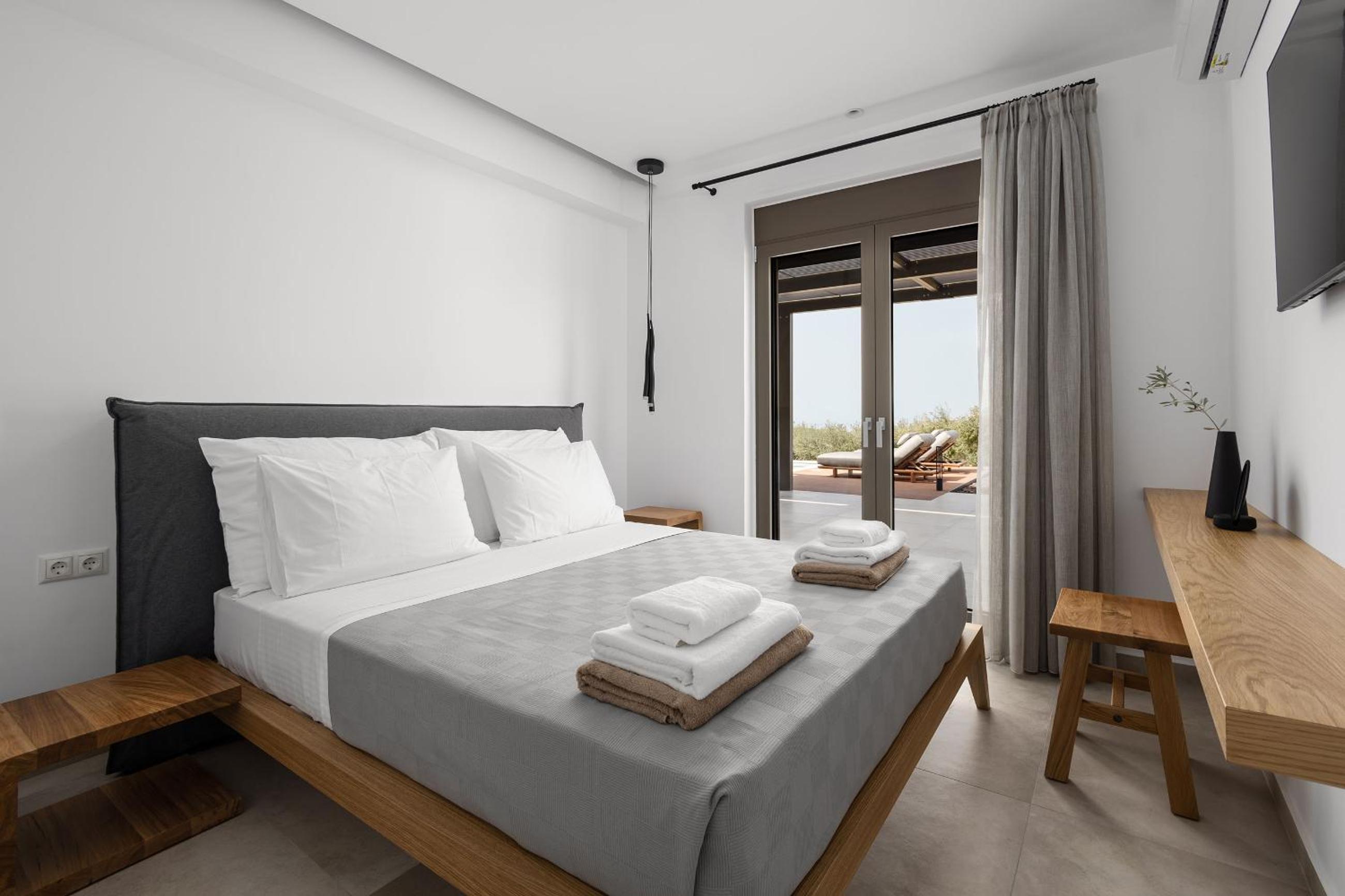Porto Cali, Earthy Retreat Amidst Nature by etouri
