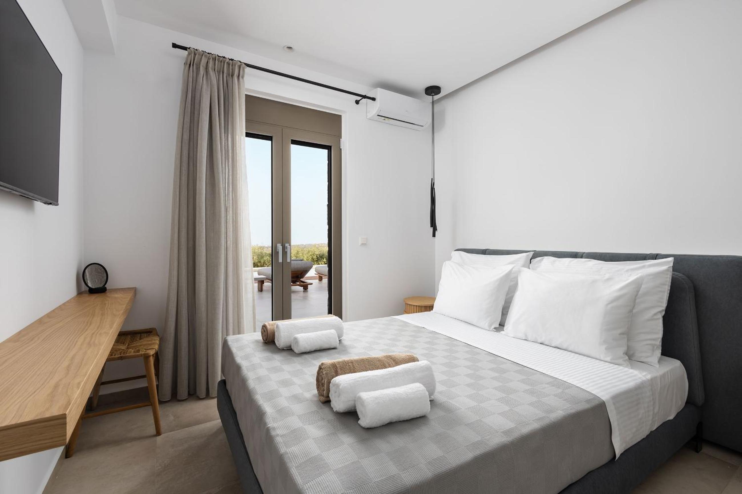 Porto Cali, Earthy Retreat Amidst Nature by etouri