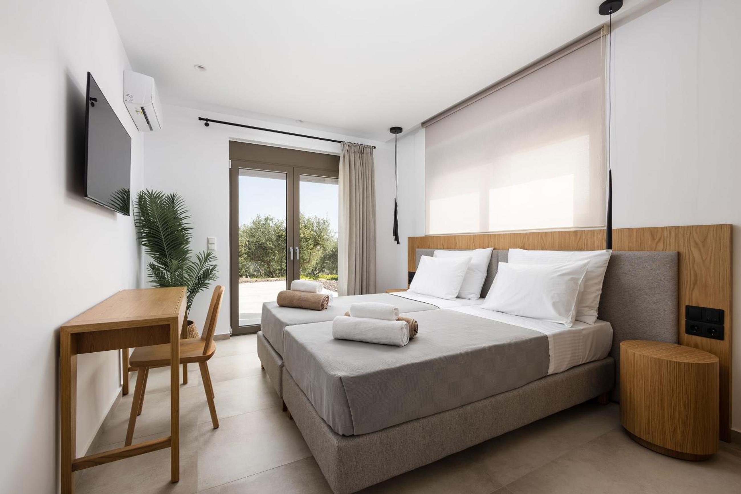 Porto Cali, Earthy Retreat Amidst Nature by etouri