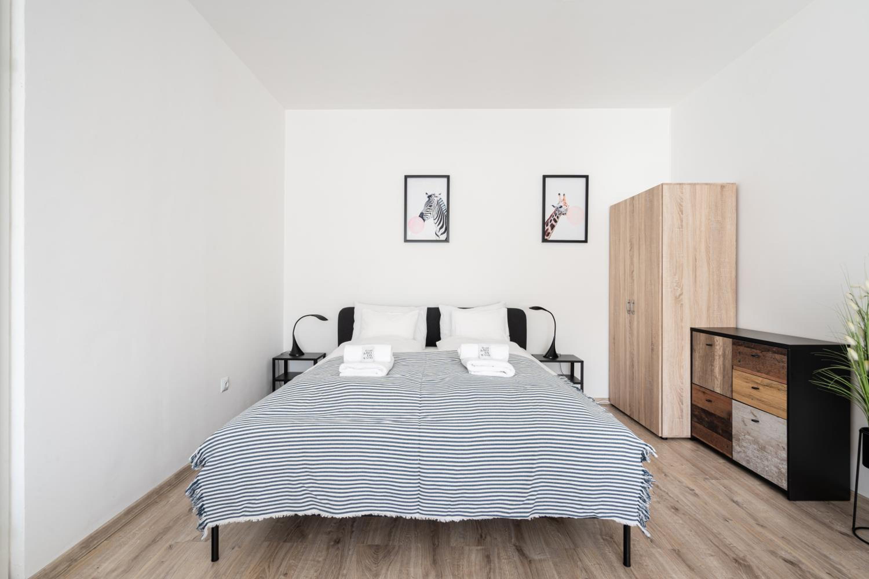 Lunar Love Apartment