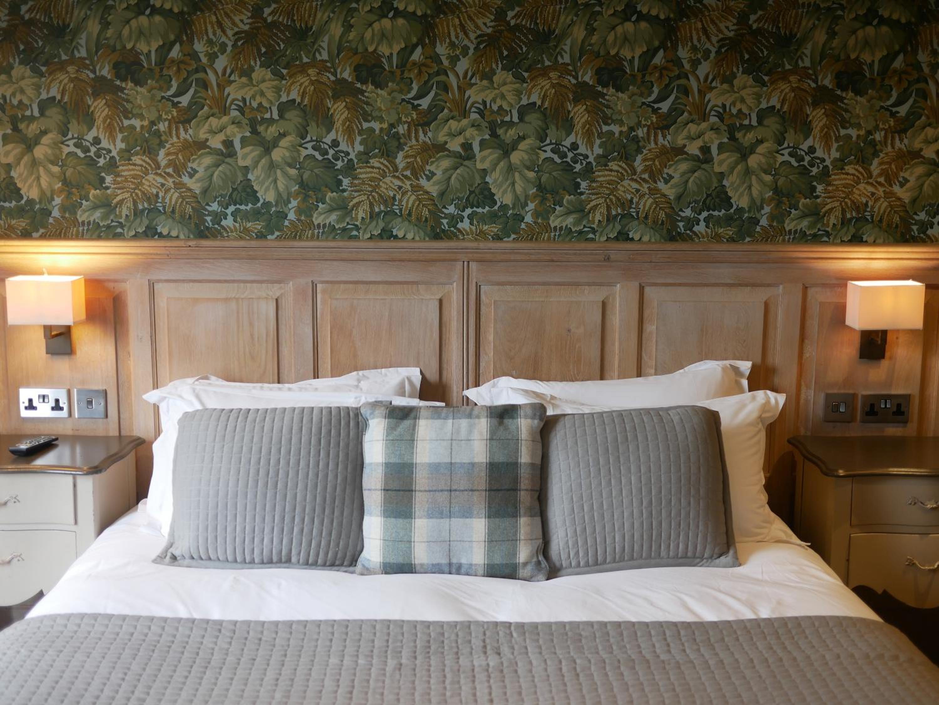 Queens Head Inn & Restaurant