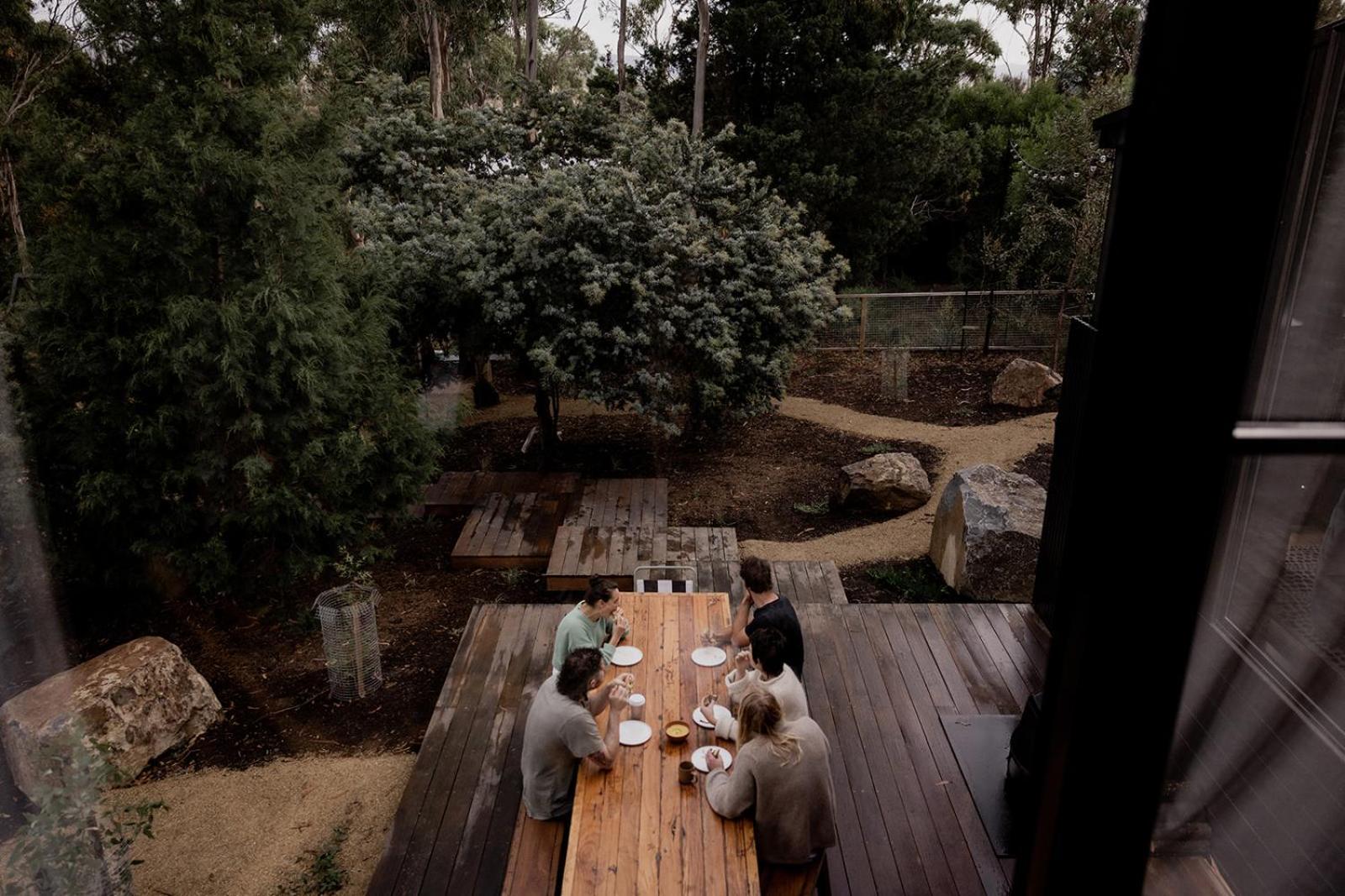 'Sisters=' - Cliff top cabin with hot tub