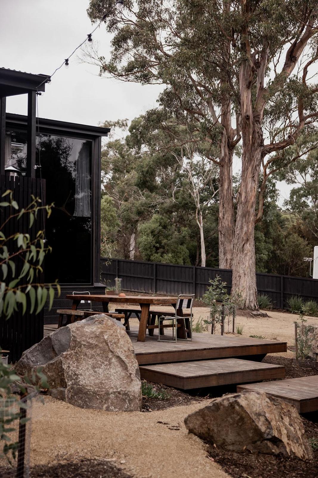 'Sisters=' - Cliff top cabin with hot tub