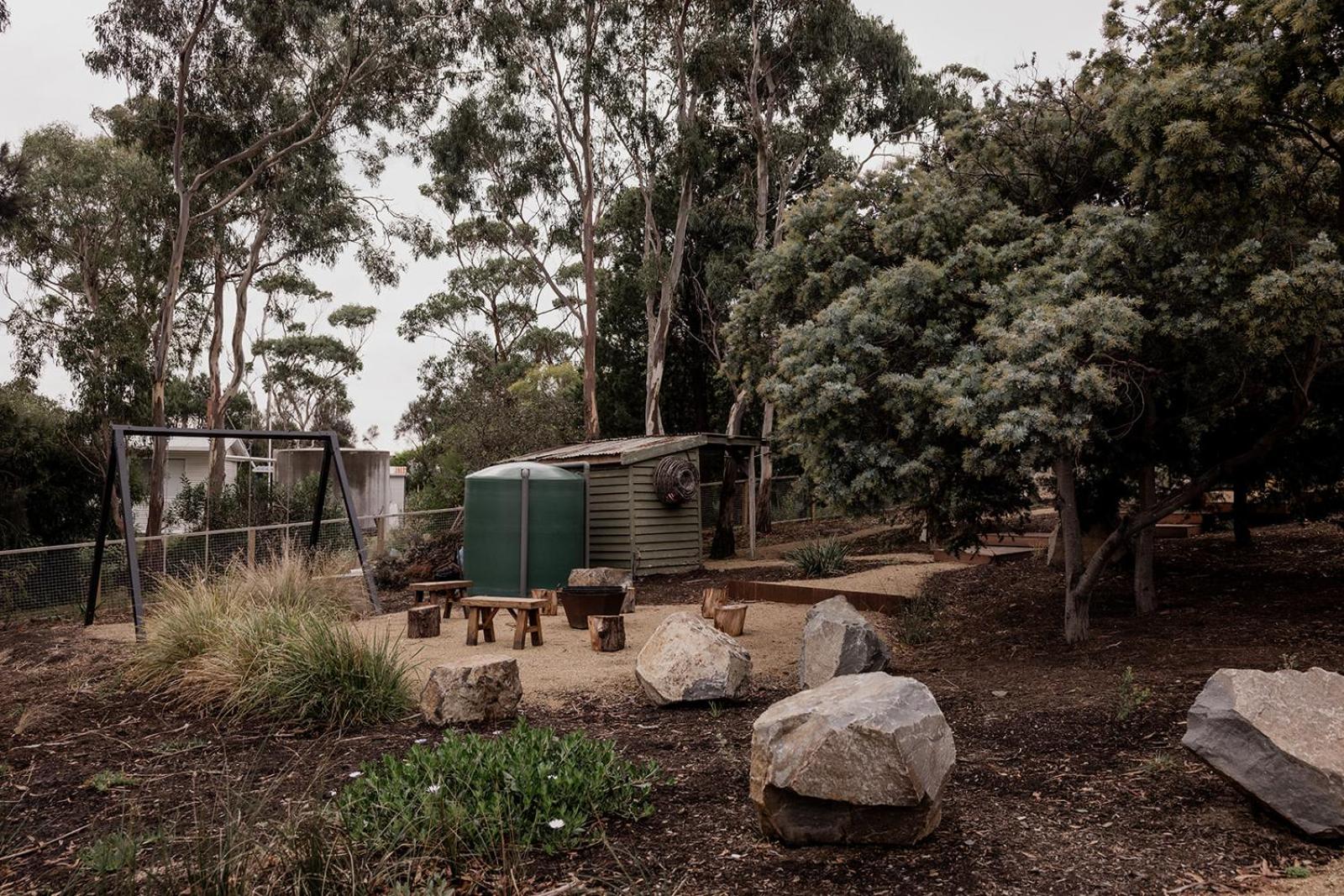 'Sisters=' - Cliff top cabin with hot tub