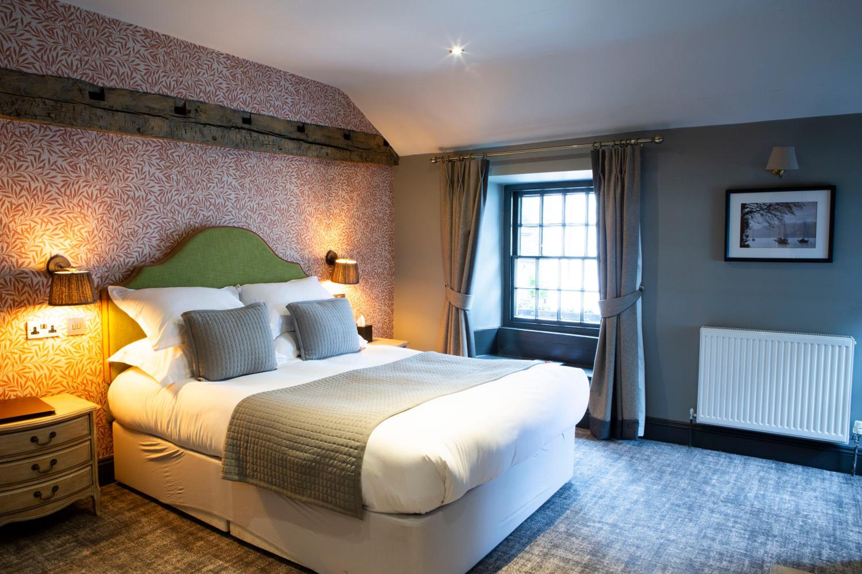 Queens Head Inn & Restaurant