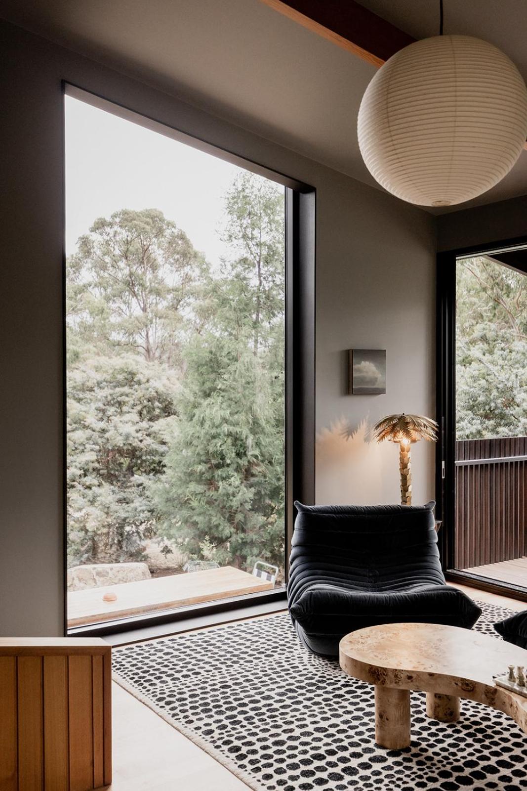'Sisters=' - Cliff top cabin with hot tub