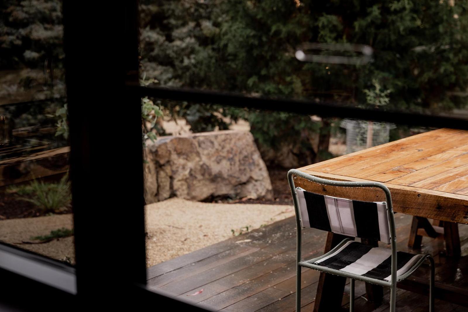 'Sisters=' - Cliff top cabin with hot tub