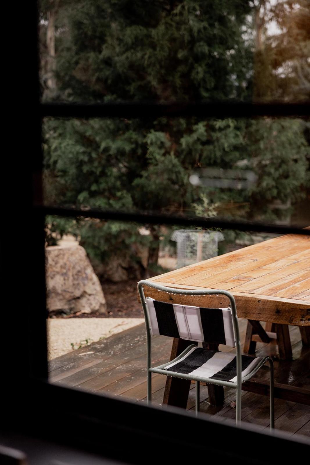 'Sisters=' - Cliff top cabin with hot tub