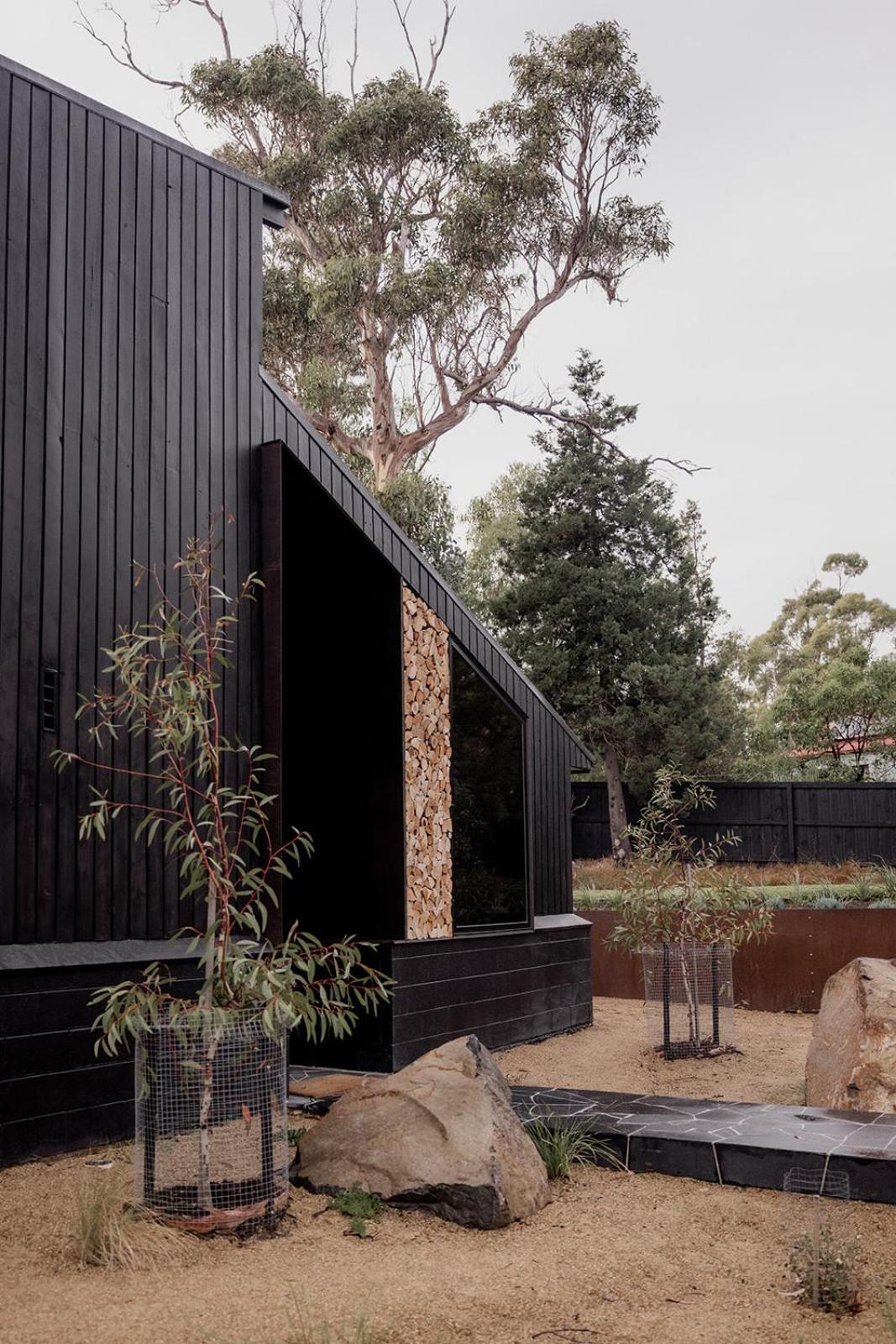 'Sisters=' - Cliff top cabin with hot tub