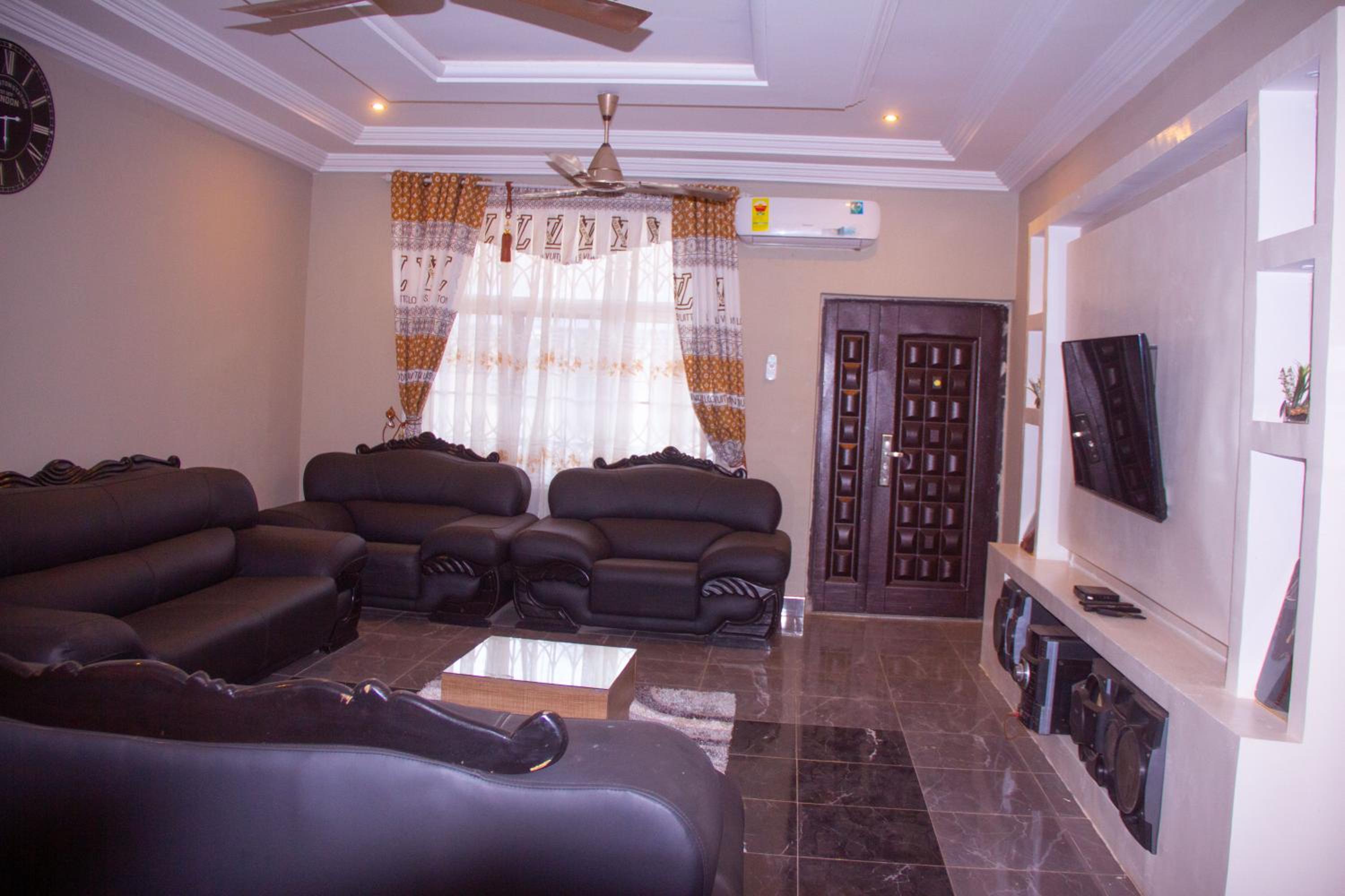 Maakyere Apartments