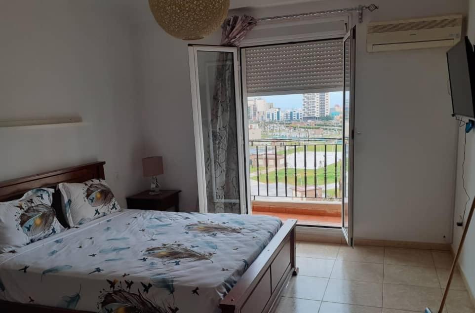 Splendide appartement style new-yorkais de 180 m2 à mobilart vue mer pour famille uniquement