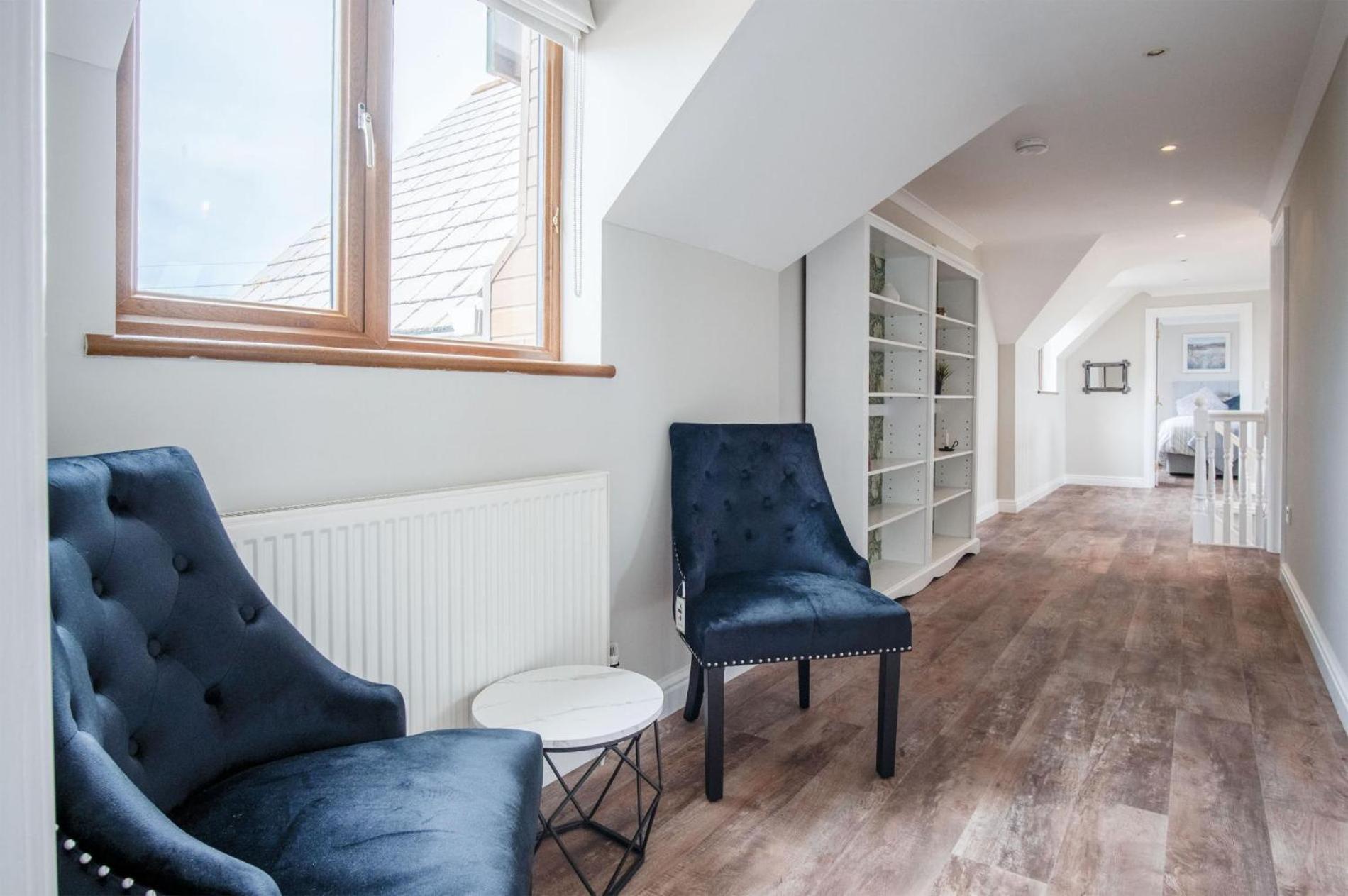 Highfield - 5 Bedroom Holiday Home - Pembroke Dock view 3