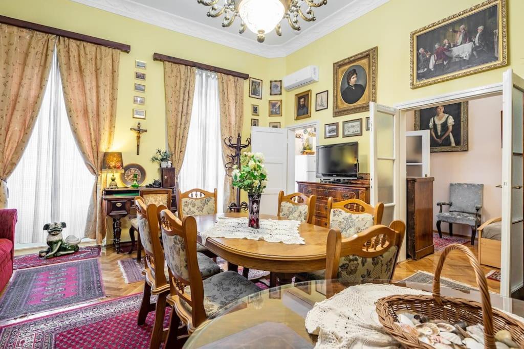 Rákóczi Central Apartment view 5