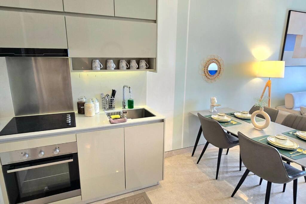 The Stylish 1BR With Gorgeous Infinity pool