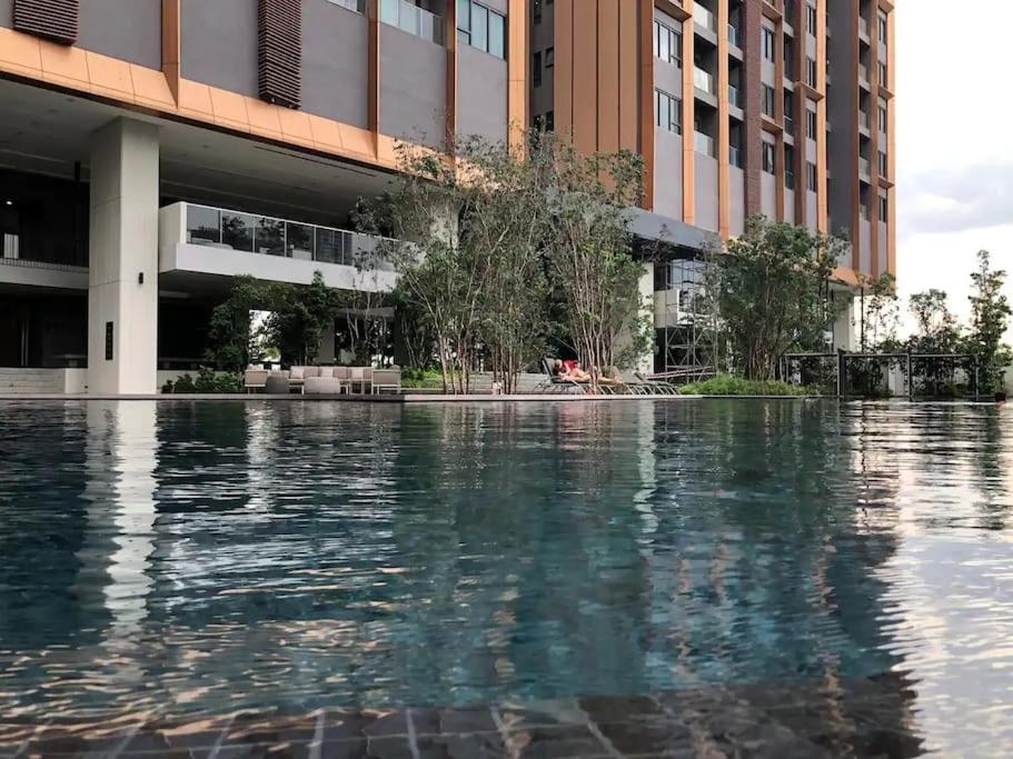The Stylish 1BR With Gorgeous Infinity pool